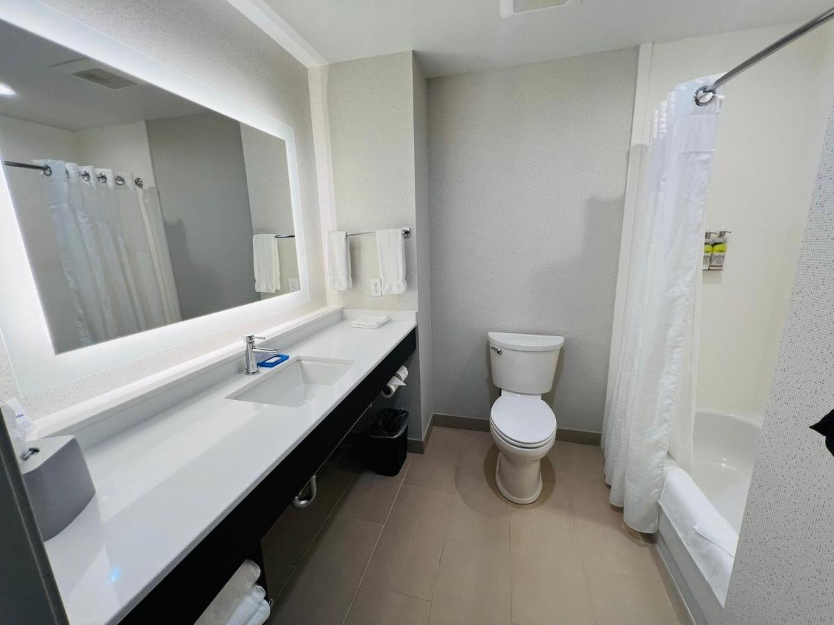 Holiday Inn Express & Suites Salinas By Ihg Dış mekan fotoğraf