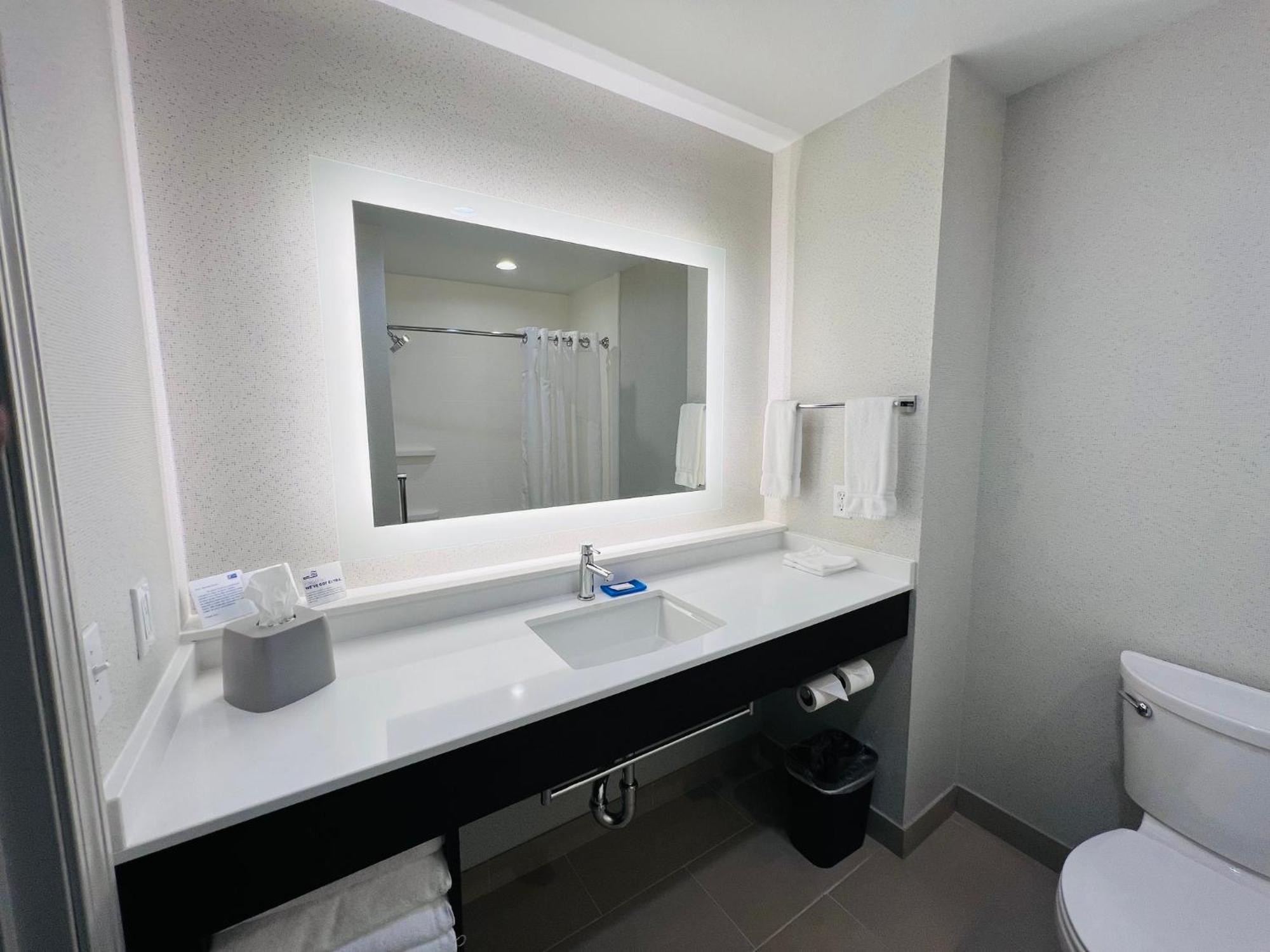 Holiday Inn Express & Suites Salinas By Ihg Dış mekan fotoğraf