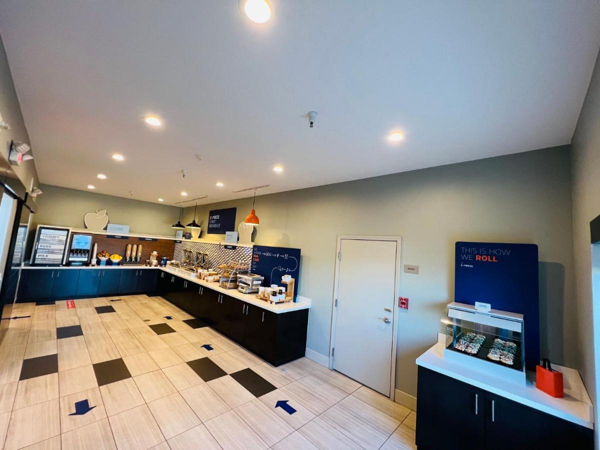 Holiday Inn Express & Suites Salinas By Ihg Dış mekan fotoğraf